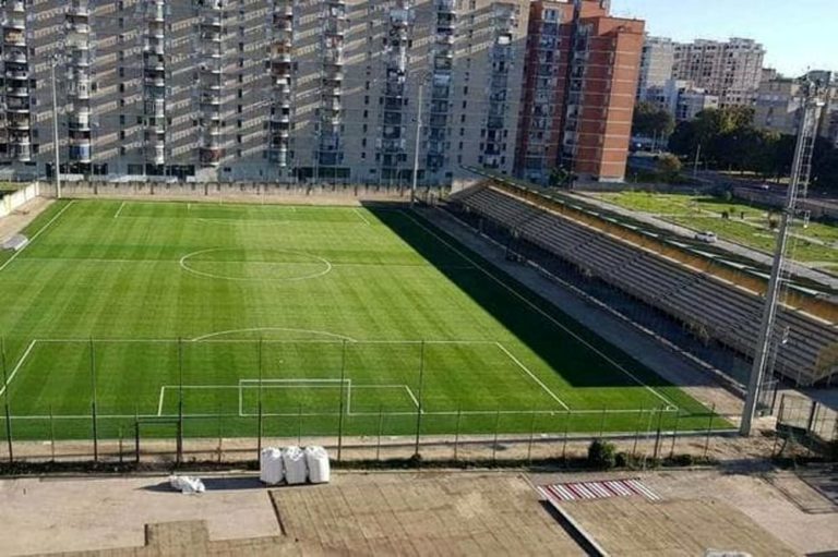 Seggiolini del San Paolo allo Stadio Landieri di Scampia