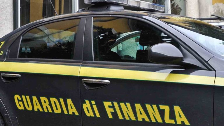 guardia di finanza napoli