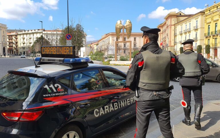 Lite per viabilità a Portici: 21enne aggredisce meccanico 53enne con una spranga di ferro