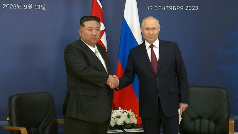 Putin ha accolto Kim Jong Un che ha promesso pieno appoggio nella “lotta sacra” contro l’Occidente