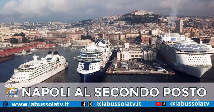 NAPOLI TURISTI CROCIERE