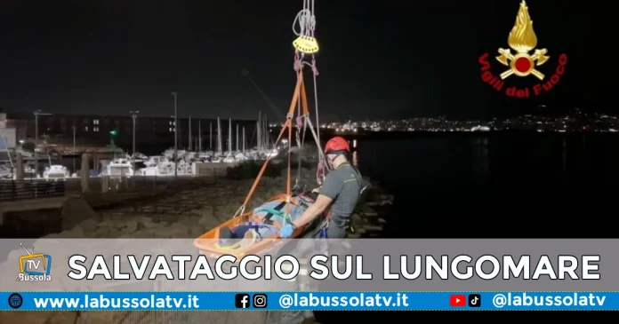 SALVATAGGIO LUNGOMARE NAPOLI