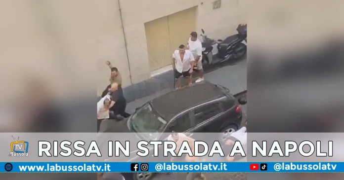 Napoli Rissa Garagisti Turisti