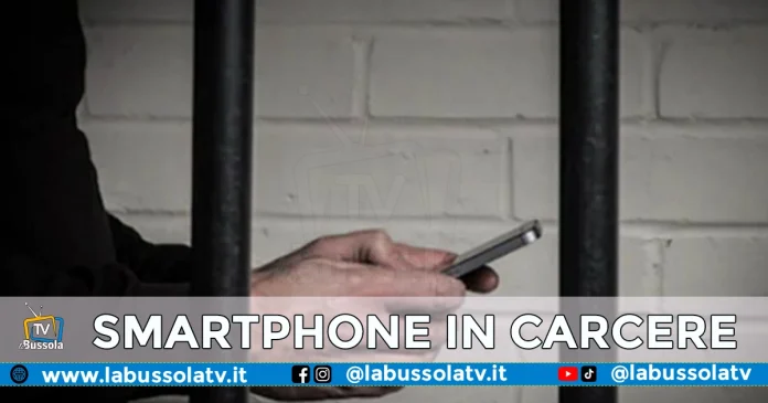 SMARTPHONE CARCERE