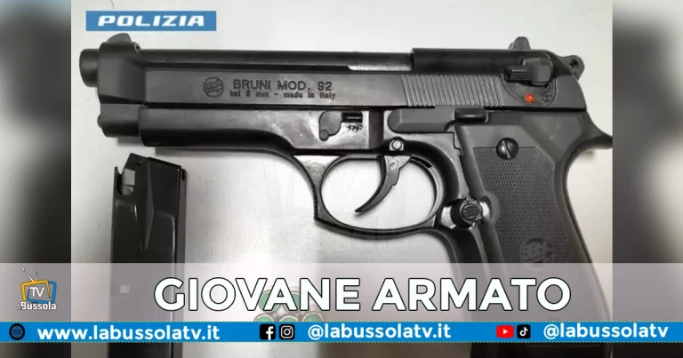 Napoli: 19enne con pistola a salve, denunciato