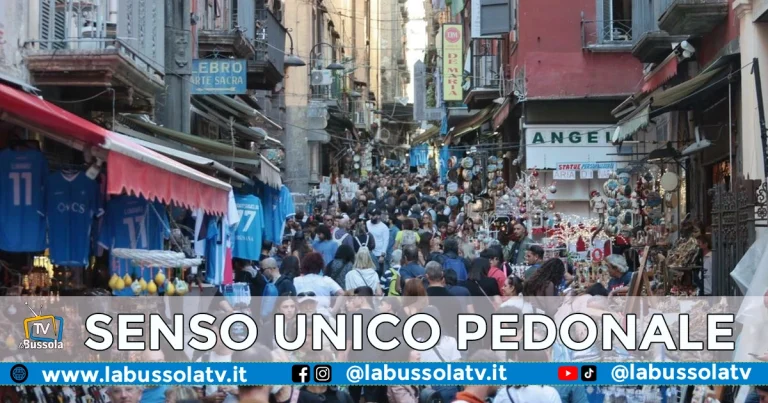 Senso unico pedonale a San Gregorio Armeno