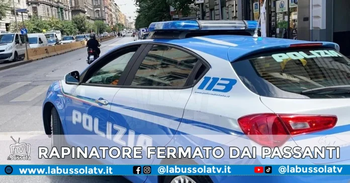 Rapinatore bloccato dai passanti