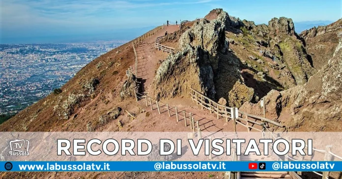 VISITATORI VESUVIO